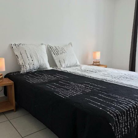 Meuble Homard Avec Jacuzzi Et Vue Mer Saint-Gilles Les Bains Exterior photo