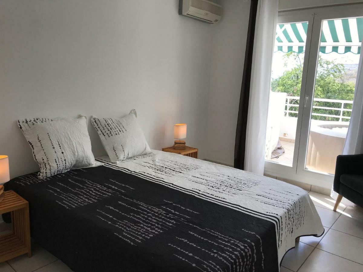 Meuble Homard Avec Jacuzzi Et Vue Mer Saint-Gilles Les Bains Exterior photo