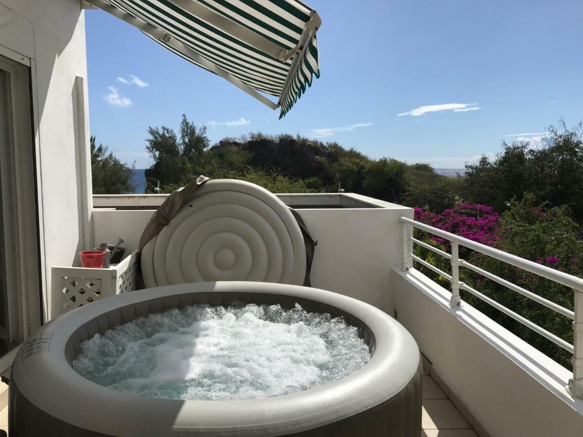 Meuble Homard Avec Jacuzzi Et Vue Mer Saint-Gilles Les Bains Exterior photo