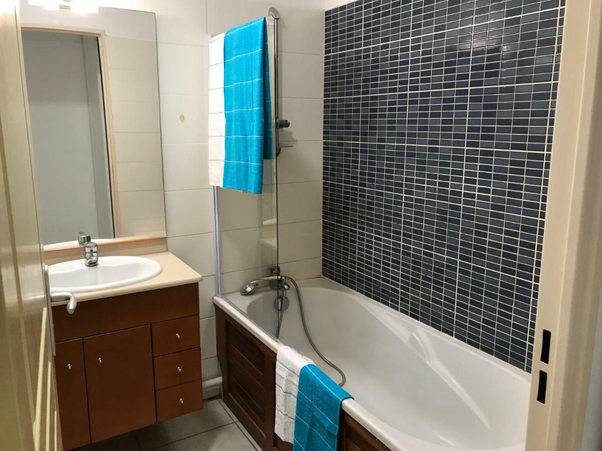 Meuble Homard Avec Jacuzzi Et Vue Mer Saint-Gilles Les Bains Exterior photo
