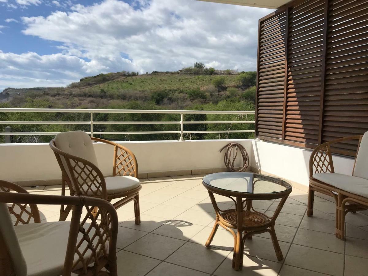 Meuble Homard Avec Jacuzzi Et Vue Mer Saint-Gilles Les Bains Exterior photo