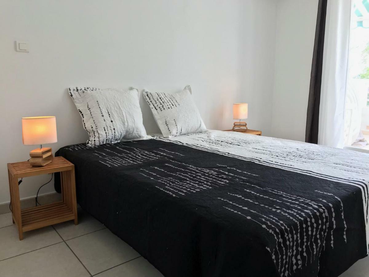 Meuble Homard Avec Jacuzzi Et Vue Mer Saint-Gilles Les Bains Exterior photo